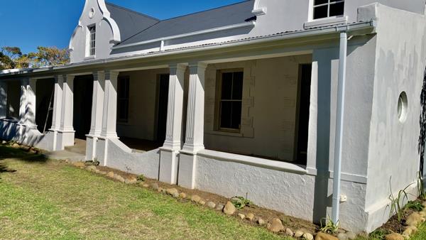 324  m² Commercial space