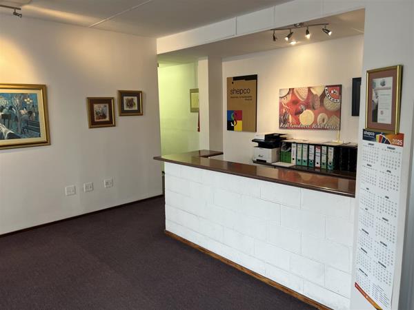 1 068  m² Industrial space