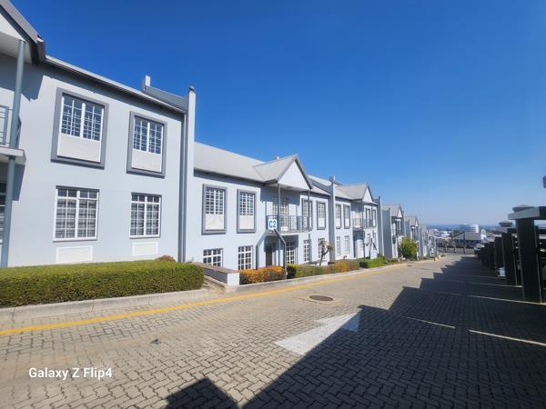 585  m² Commercial space