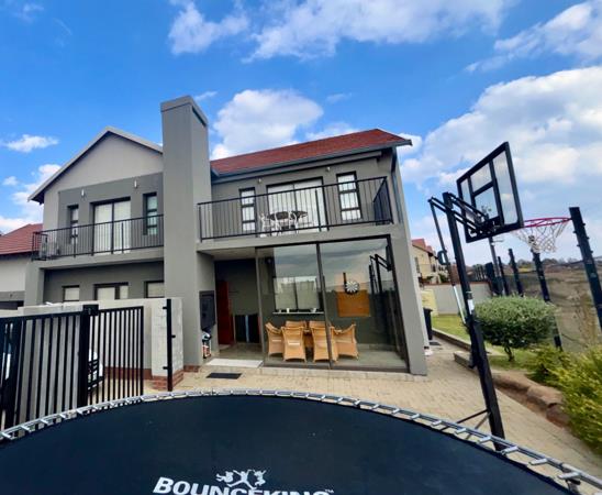 4 Bedroom Townhouse