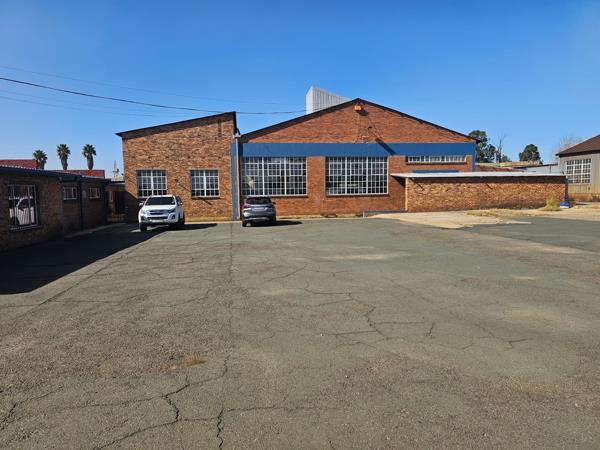 1 250  m² Industrial space