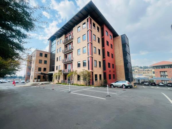 5 049  m² Commercial space