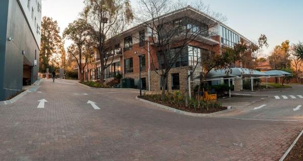 243  m² Commercial space