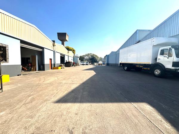 870  m² Commercial space