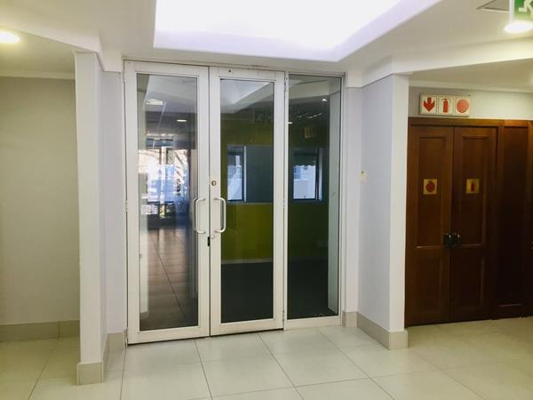 209  m² Commercial space