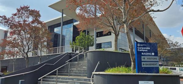 1 630  m² Commercial space