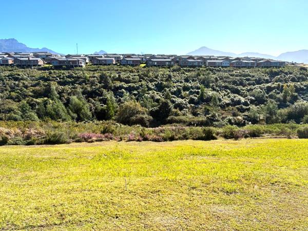 933 m² Land