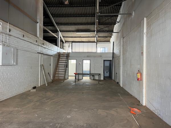 180  m² Industrial space