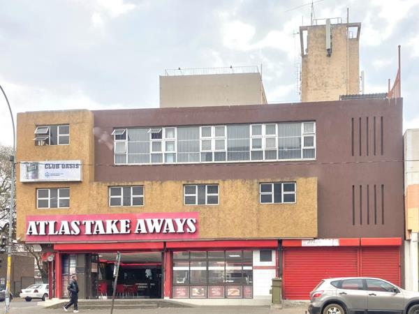 2 000  m² Commercial space