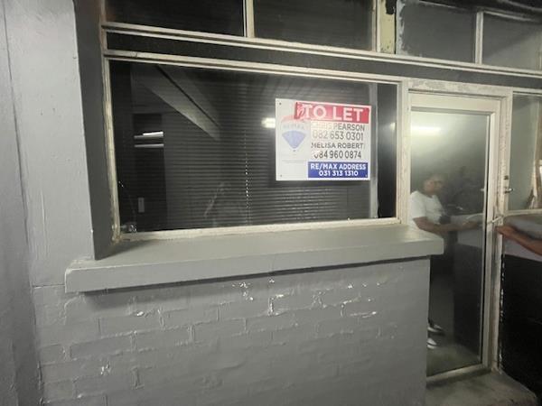 42  m² Commercial space