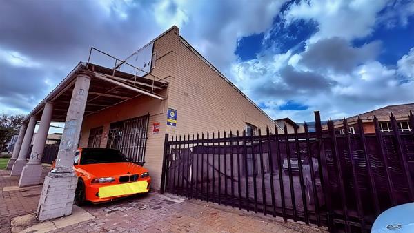 991  m² Industrial space