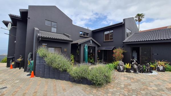 10 Bedroom House
