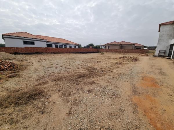 512 m² Land