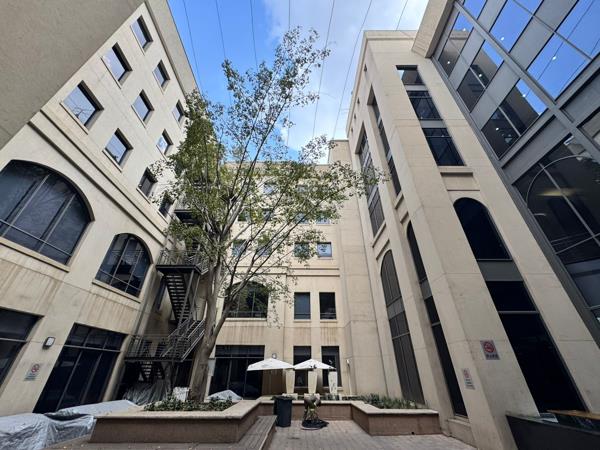 332 m² Commercial space
