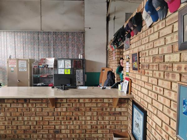 990 m² Commercial space