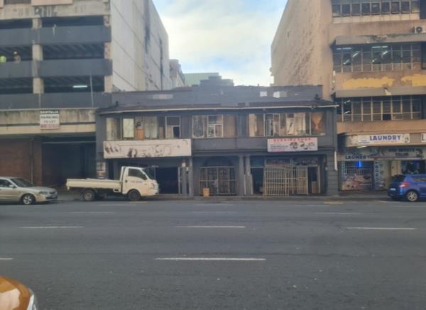 408  m² Commercial space