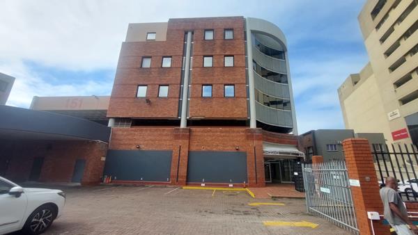 587  m² Commercial space