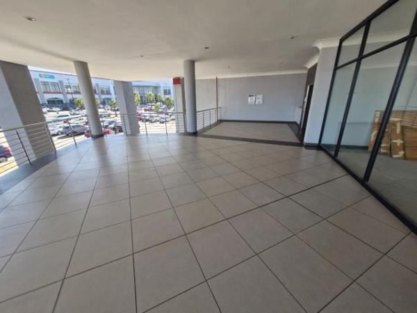 961 m² Commercial space