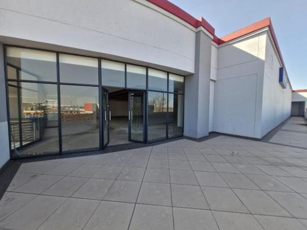 961 m² Commercial space