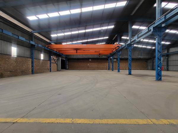 5 000  m² Industrial space