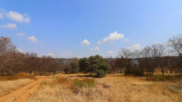 1 023 m² Land