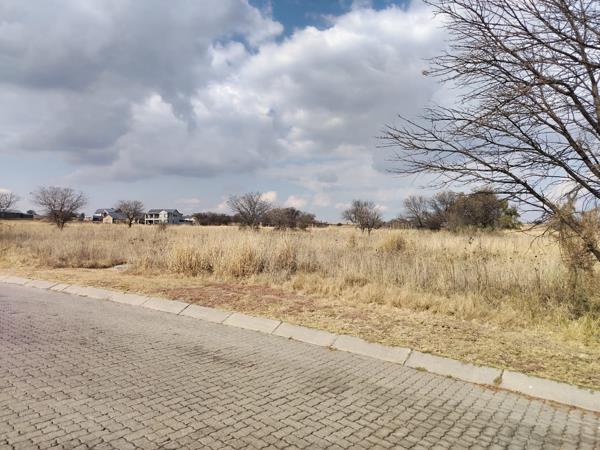 780 m² Land