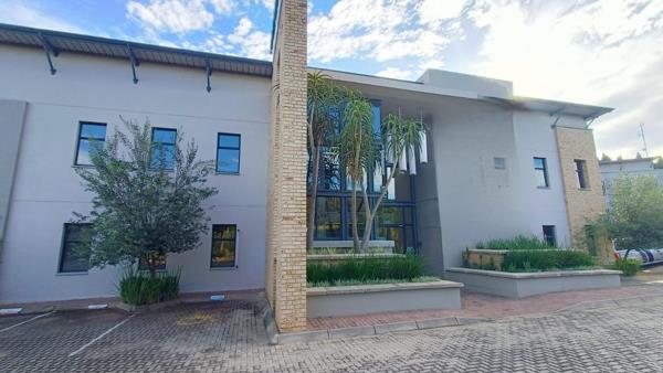355 m² Commercial space