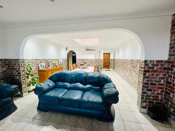 6 Bedroom House