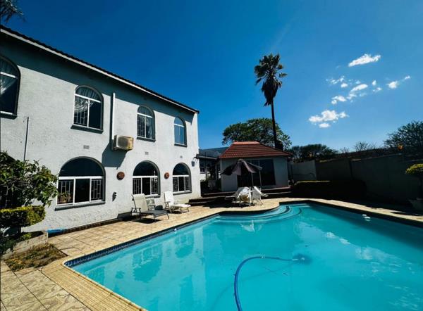 860  m² Commercial space