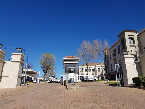 547  m² Commercial space