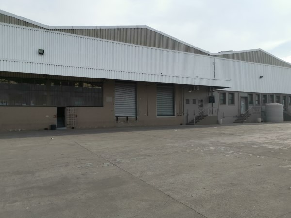 1 500  m² Commercial space