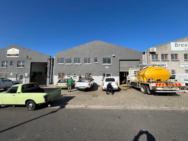 444  m² Industrial space