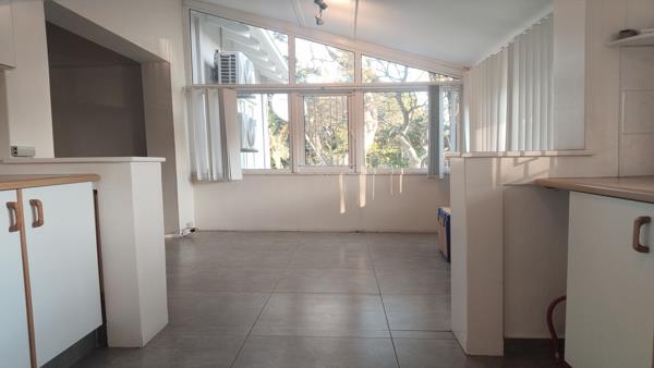 80  m² Commercial space