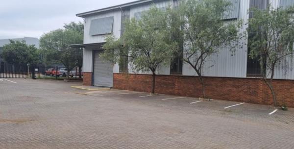 1 500  m² Industrial space