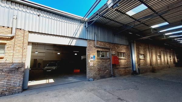 310  m² Industrial space