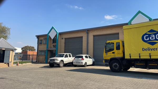 333  m² Commercial space