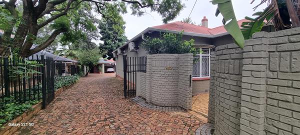 200  m² Commercial space