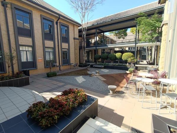 183  m² Commercial space