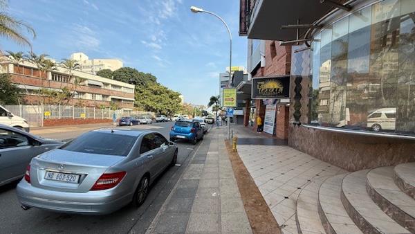 487  m² Commercial space