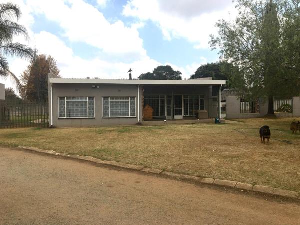 506 m² Farm with House