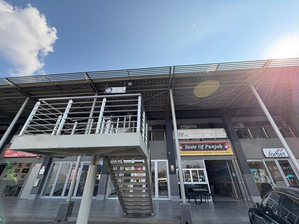 76.2 m² Commercial space