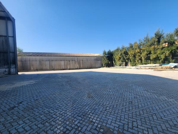 624  m² Industrial space