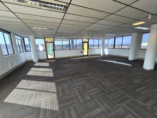 470  m² Office Space
