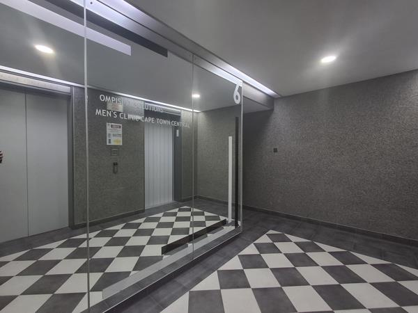 142  m² Commercial space