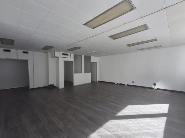 124  m² Commercial space
