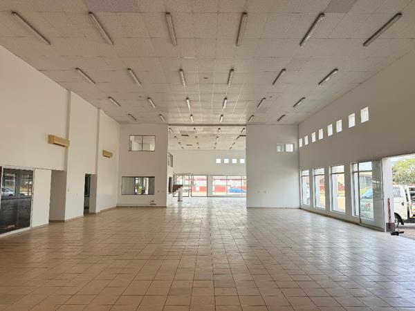 792  m² Commercial space