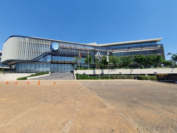 325  m² Commercial space