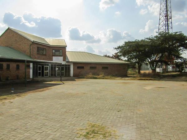 900 m² Commercial space