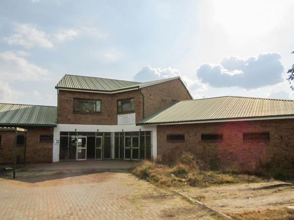 900 m² Commercial space