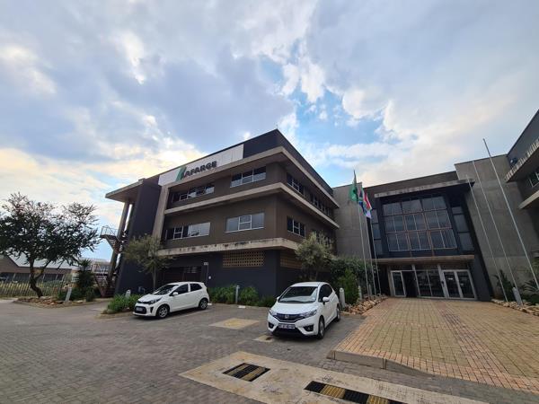 7 296  m² Commercial space